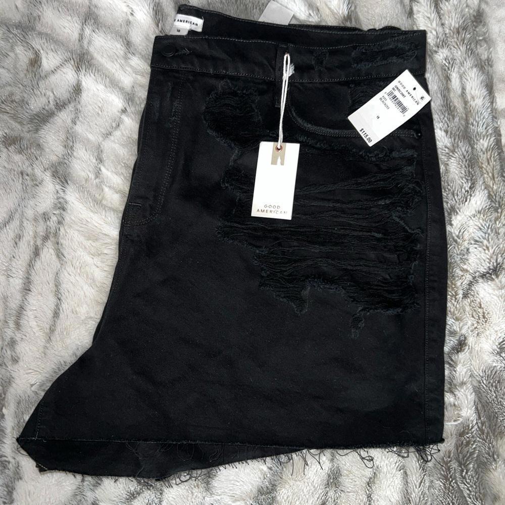 Good American Black Distressed Denim Shorts - Picture 1 of 5